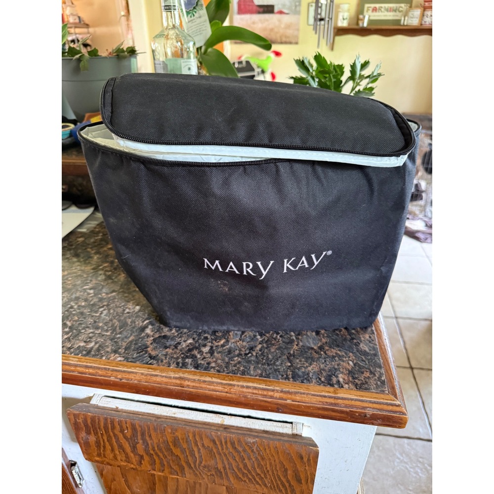 Mary Kay Black Insulated Cooler Bag Cosmetic‎ Travel Lunch Tote Case White Logo